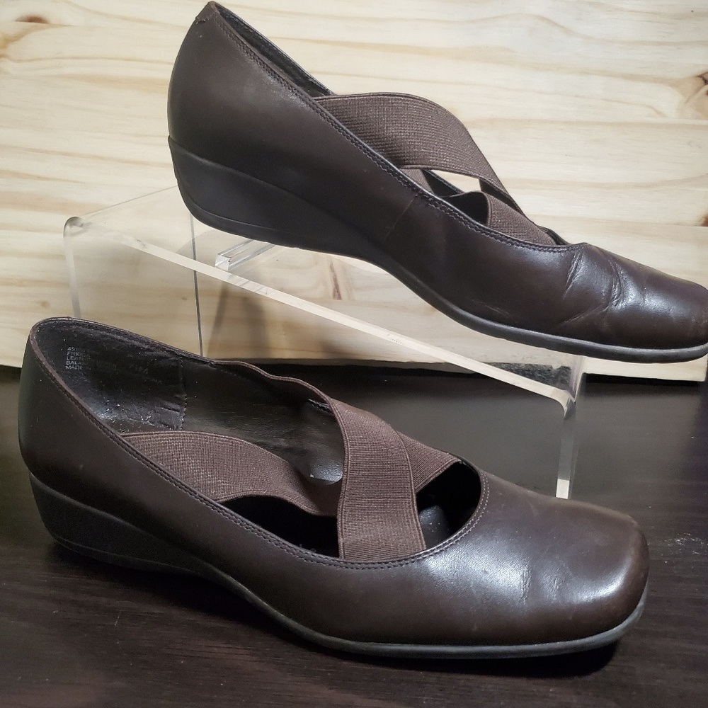 SRO LEATHER MARY JANE LOAFER SIZE WOMENS  7.5